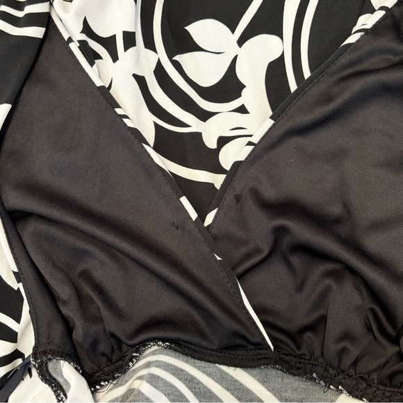 Roulette Halter Dress, Women Sz L, Black and White Floral Design, Stretch - Picture 10 of 15